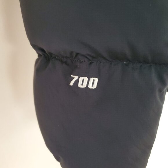 The North Face Women's Retro 1996 Nuptse 700-Down-Fill Puffer Jacket - Picture 4 of 6